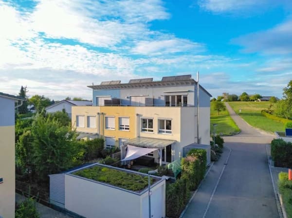 Immobilie in Wäschenbeuren - Viel Raum fürs Leben – Reihenendhaus mit Garten, Studio & Dachterrasse - Bild 0