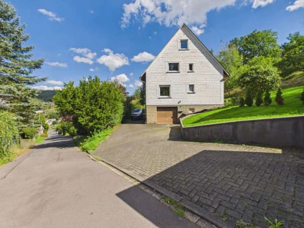 Immobilie in Daaden - Einfamilienhaus direkt am Waldrand  - Bild 1