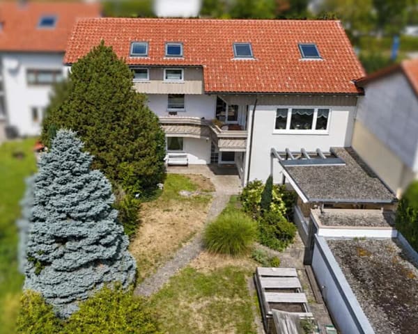 Immobilie in Leutkirch im Allgäu - Großzügig wohnen, naturnah leben – Familienhaus mit Einliegerwohnung und Bergblick in Leutkirch - Bild 0