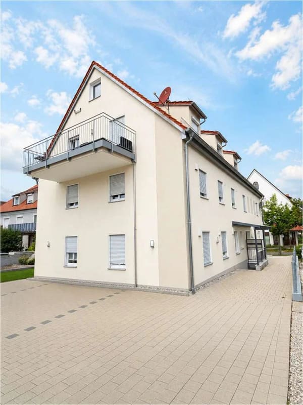 Immobilie in Leipheim - „Hier fühlt man sich zuhause" – großzügige moderne Traumwohnung mit Balkon & zwei Stellplätzen - Bild 1