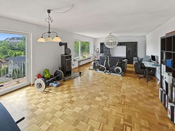 Immobilie in Gummersbach - 4-Zimmer-Erdgeschosswohnung mit ca.127 m² mit großem Garten in Gummersbach-Reininghausen - Bild 2