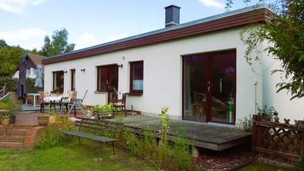 Immobilie in Lohmen - Großzügiger Bungalow am Waldesrand, wohnen zwischen Wasser und Wald - Bild 1