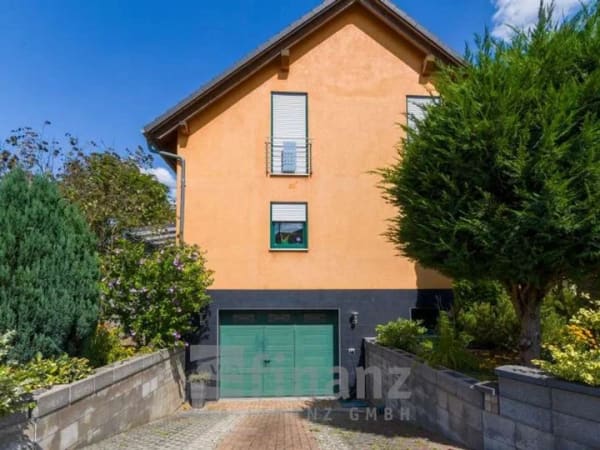 Immobilie in Oberlungwitz - Einfamilienhaus in Oberlungwitz mit Kamin & Garten - Bild 1