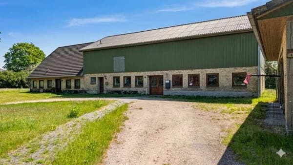 Immobilie in Lürschau - Historisches Landhaus mit Seeblick und zwei Wohneinheiten bietet großes Entwicklungspotenzial - Bild 3