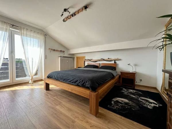 Immobilie in Stephanskirchen - Vermietete 2-Zimmer Dachgeschosswohnung mit Balkon! - Bild 3