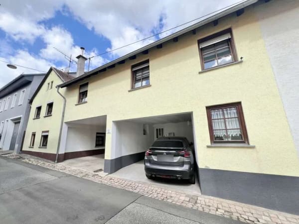Immobilie in Waldlaubersheim - TOP gepflegtes Zweifamilienhaus mit besonderer Dachterrasse - Bild 1