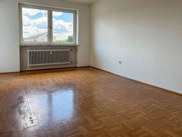 Immobilie in Burghausen - Helle 3-Zimmer-Wohnung mit sonnigem Südbalkon und großzügiger Garage - Bild 3