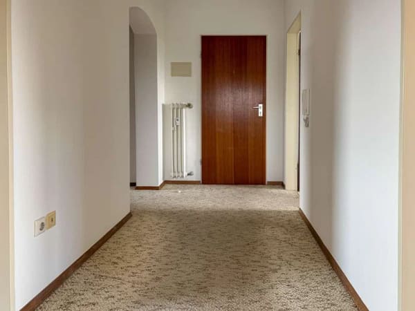 Immobilie in Burghausen - Helle 3-Zimmer-Wohnung mit sonnigem Südbalkon und großzügiger Garage - Bild 4
