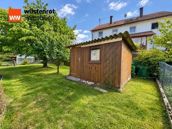 Immobilie in Giengen an der Brenz - Viel Platz für die Familie: Gepflegtes Zweifamilienhaus mit Südgarten & 2 Garagen - Bild 2