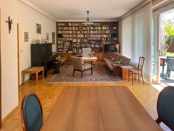 Immobilie in Burghausen - Großzügiges Dreifamilienhaus mit großem Garten und vermieteter Einheit - Bild 2