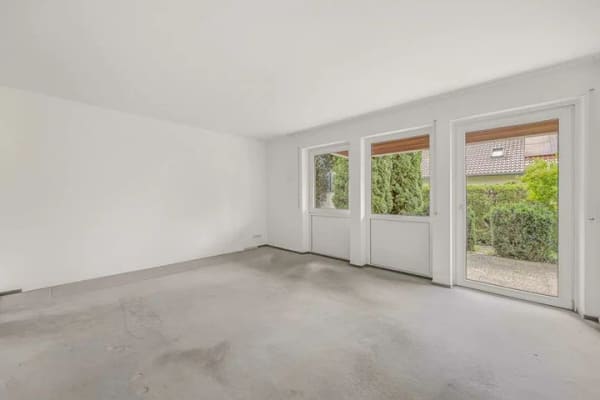 Immobilie in Günzburg - CHARMANTE 3-ZI.-GARTEN-WOHNUNG IN GÜNZBURG/DENZINGEN - Bild 2