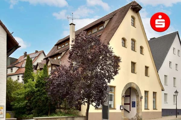 Immobilie in Lauf an der Pegnitz - Historisches Ambiente: Gepflegte 3,5-Zimmer-Maisonette im denkmalgeschützten Anwesen von Lauf - Bild 0