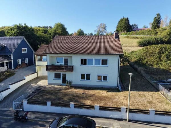 Immobilie in Trausnitz - Zweifamilienhaus mit Ausbaureserve in Hanglage - Bild 2