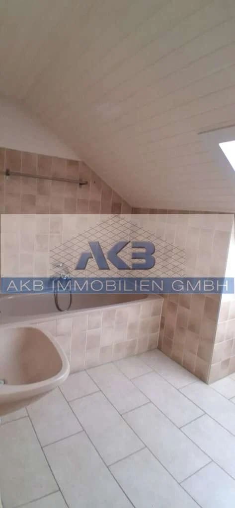 Immobilie in Nachrodt-Wiblingwerde - VERKAUF!!!super geschnittene 3 1/2 Zi Whg., KDB, Balkon u. Carport, sofort bezugsfrei!!! - Bild 3