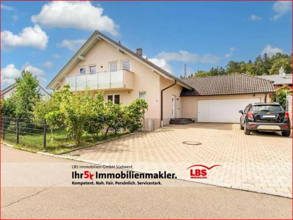 Immobilie in Deißlingen - Neuwertiges Einfamilienhaus mit ELW in ruhiger Ortsrandlage - Bild 0