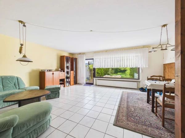 Immobilie in Eitorf - Reihenmittelhaus mit großzügigem Grundstück und weitläufigem Garten - Bild 2