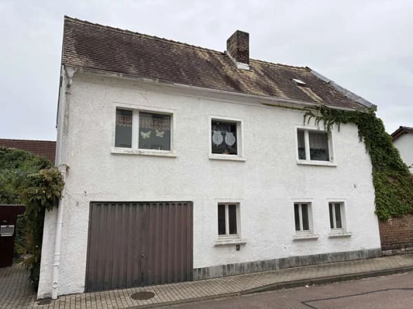 Immobilie in Lützen - Lützen- Wohnhaus mit Entwicklungspotenzial - Bild 0