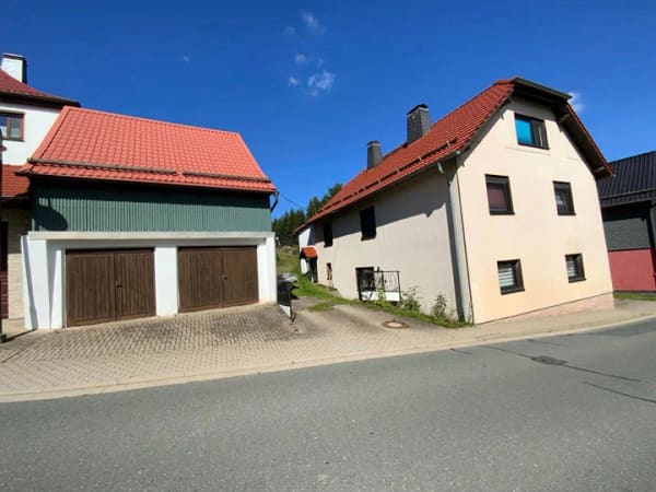 Immobilie in Königsee - Geräumiges Wohnhaus mit Scheune und großem Grundstück - Bild 1