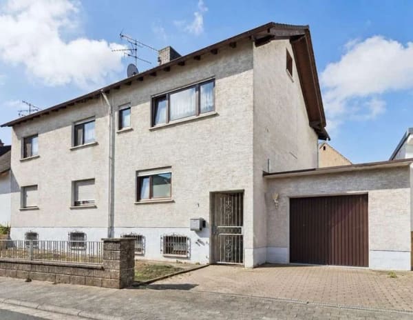 Immobilie in Ronneburg - 5 Min bis zur A66 und A45! Zweifamilienhaus mit Innenhof, Garage & Bonuszimmern - Bild 0