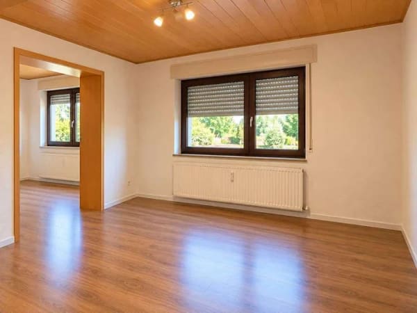 Immobilie in Ronneburg - 5 Min bis zur A66 und A45! Zweifamilienhaus mit Innenhof, Garage & Bonuszimmern - Bild 4