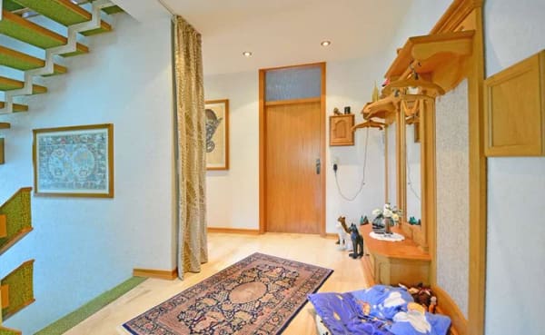 Immobilie in Zierenberg - Großes Wohnhaus mit Garagen in schöner Waldrandlage von Zierenberg - Bild 4