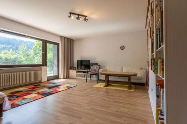 Immobilie in Obernzell - Großzügiges Wohnhaus mit 900 m² Grundstück und zwei Garagen in Obernzell - Bild 3