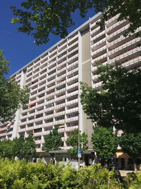 Immobilie in Sankt Augustin - SANKT AUGUSTIN in zentraler Lage, 1 Zi.-ETW, Küche, Diele, Bad, großer Balkon, ca. 42 m² Wfl. - Bild 2