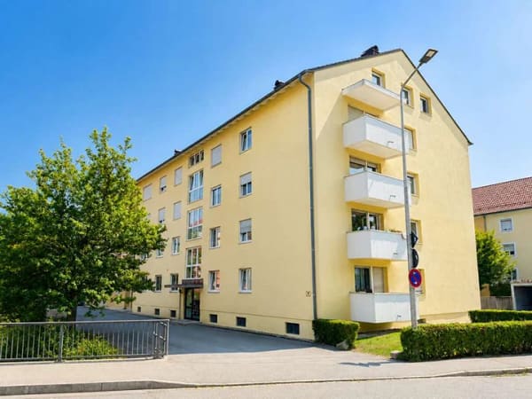 Immobilie in Deggendorf - Stadt Deggendorf: Bezugsfreie 2 Zi.-ETW mit großem Balkon in zentrumsnaher Lage Nh. Norma-Markt! - Bild 0