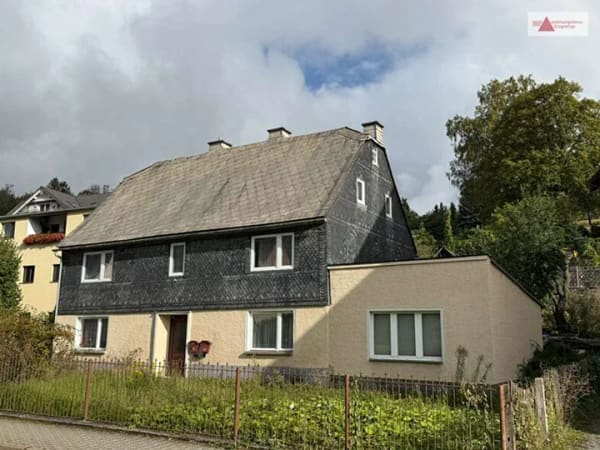 Immobilie in Gelenau/Erzgebirge - Sanierungsbedürftiges Einfamilienhaus in Gelenau kaufen – Fachwerkhaus mit Garten und Doppelgarage - Bild 2