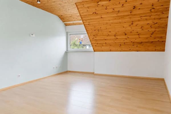 Immobilie in Leinfelden-Echterdingen - 3-Zimmer-Dachgeschosswohnung | Balkon | Hobbyraum | Leinfelden-Echterdingen - Bild 1