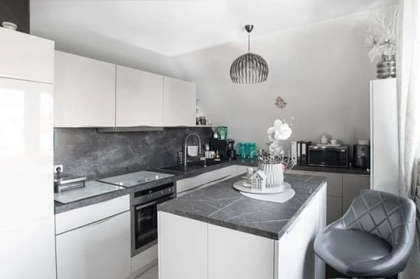 Immobilie in Lauingen (Donau) - ÄUSSERST GEPFLEGTE 3-ZIMMER-MAISONETTEWOHNUNG IN FAMILIENFREUNDLICHER LAGE IN LAUINGEN (DONAU) - Bild 2