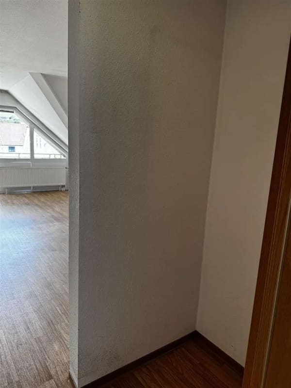 Immobilie in Nidda - Über den Dächern von Nidda - 2-Zimmer-Dachgeschosswohnung mit Balkon & Stellplatz - Bild 2