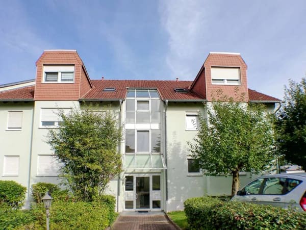 Immobilie in Neuberg - Helle 3-Zimmer-Wohnung mit Loggia und Garage in Neuberg-Ravolzhausen - Bild 0