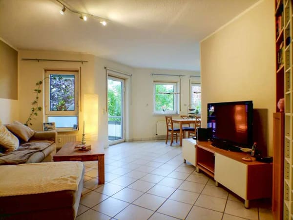 Immobilie in Neuberg - Helle 3-Zimmer-Wohnung mit Loggia und Garage in Neuberg-Ravolzhausen - Bild 1