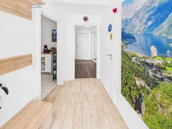 Immobilie in Uhingen - Rundrum außergewönlich - Zweifamilienhaus mit einzigartigen Architektur - Bild 2