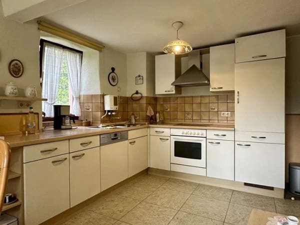 Immobilie in Platten - Viel Raum für Ihre Ideen: Wohnhaus mit weitläufigem Grundstück - Bild 2