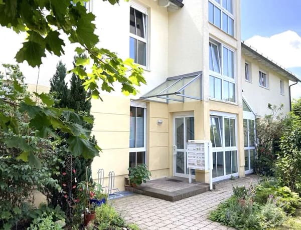 Immobilie in Windach - Gemütlichkeit trifft Wohngefühl: Dachgeschosswohnung mit Galerie und sonniger Loggia - Bild 1
