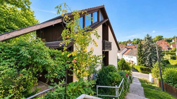 Immobilie in Reichenberg - Reichenberg: Großzügige 4-Zimmer-Wohnung auf zwei Ebenen mit Garten, Balkon und Garage - Bild 3