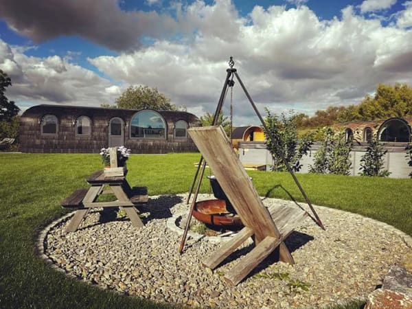 Immobilie in Bundorf - Psssttt! SECRET-RETREAT! Wellnessoase, Sauna, Swim-Spa, Hot-Tub, Pool, 3 x Tiny-House - MEGA-Rendite - Bild 2