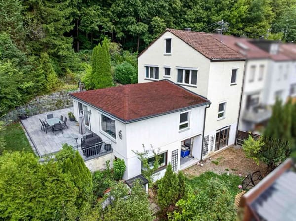 Immobilie in Blaustein - Wohnen mit Potenzial: Geräumiges Reihenendhaus in ruhiger Lage von Blaustein-Herrlingen - Bild 0