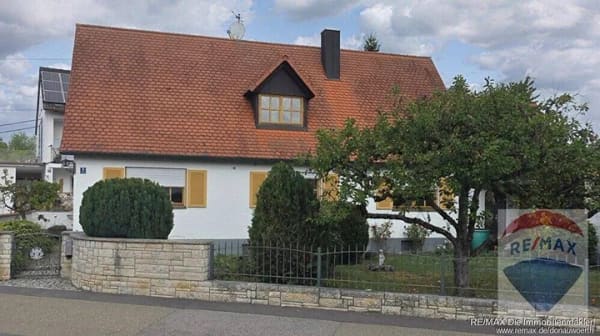 Immobilie in Großmehring - Stilvolles Einfamilienhaus mit großer Doppelgarage - Bild 1
