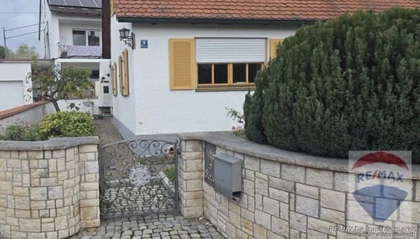 Immobilie in Großmehring - Stilvolles Einfamilienhaus mit großer Doppelgarage - Bild 2