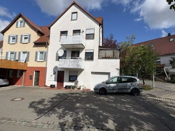 Immobilie in Großbettlingen - Viel Platz. Viel Potenzial. 7-Zimmer-Doppelhaushälfte in zentraler Lage mit Einzelgarage - Bild 3