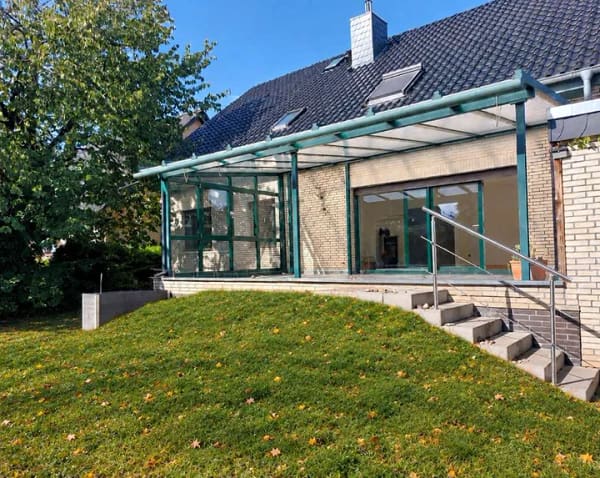 Immobilie in Garbsen - MGK bietet Schloß Ricklingen: Gepflegtes Zweifamilienhaus mit Garten & Dachterrasse - Bild 0