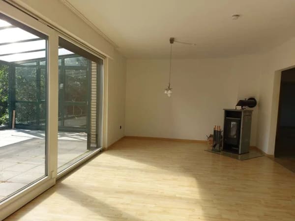 Immobilie in Garbsen - MGK bietet Schloß Ricklingen: Gepflegtes Zweifamilienhaus mit Garten & Dachterrasse - Bild 2