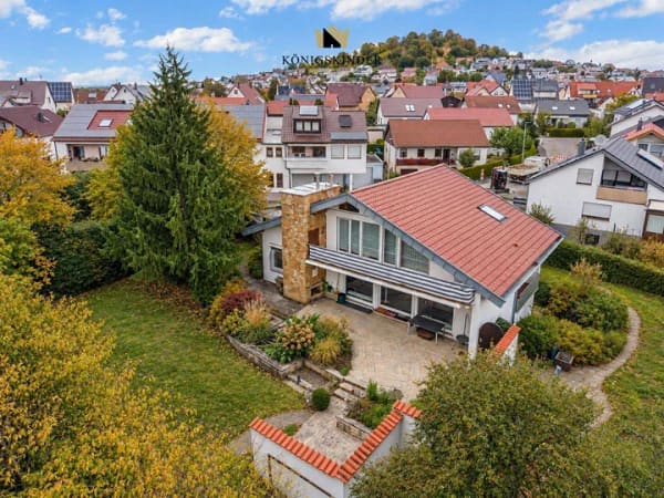 Immobilie in Grafenberg - Großzügiges Wohnen mit Charakter - Einfamilienhaus mit Wellnessbereich und 1.262 m² Grundstück - Bild 0