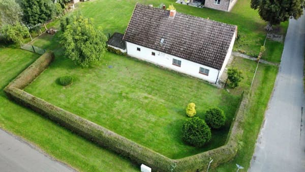 Immobilie in Vellahn - IDYLLISCHES FAMILIENDOMIZIL AM DORFTEICH – Viel Platz & Potenzial in Melkof - Bild 2
