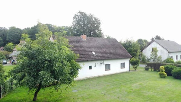 Immobilie in Vellahn - IDYLLISCHES FAMILIENDOMIZIL AM DORFTEICH – Viel Platz & Potenzial in Melkof - Bild 3