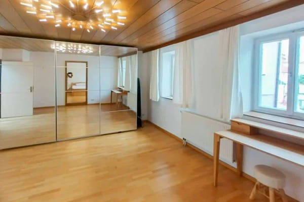 Immobilie in Donauwörth - Charmante 6-Zimmer-Altbauwohnung auf der Insel Ried - stilvolles Wohnen mit historischem Flair - Bild 2