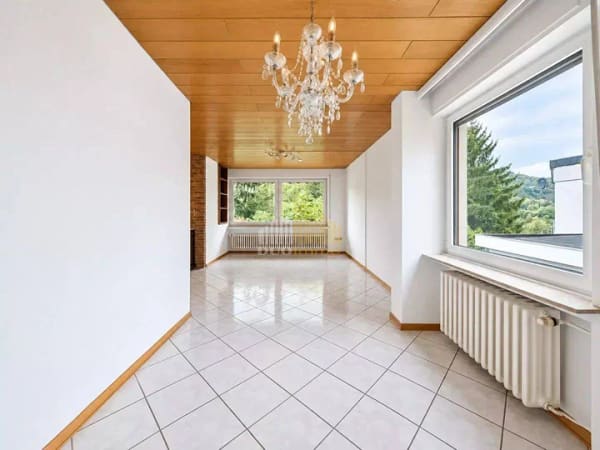 Immobilie in Bollendorf - Charmanter Bungalow in naturnaher Lage mit großem Grundstück, Garage und Stellplätzen - Bild 3